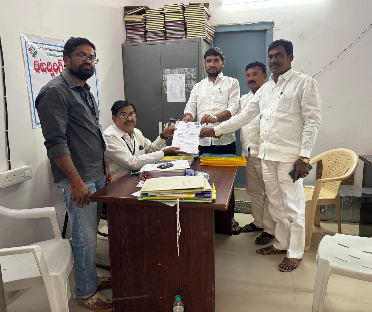 మున్సిపల్ ఎన్నికల  రంగంలోకి యువత